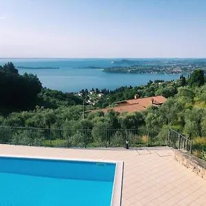 https://casa-cecilia-2-bedrooms-lake-view-pool.it-lombardy.com