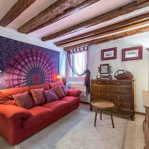 https://piccolo-studio-nel-cuore-di-venezia.hotelinveneto.com